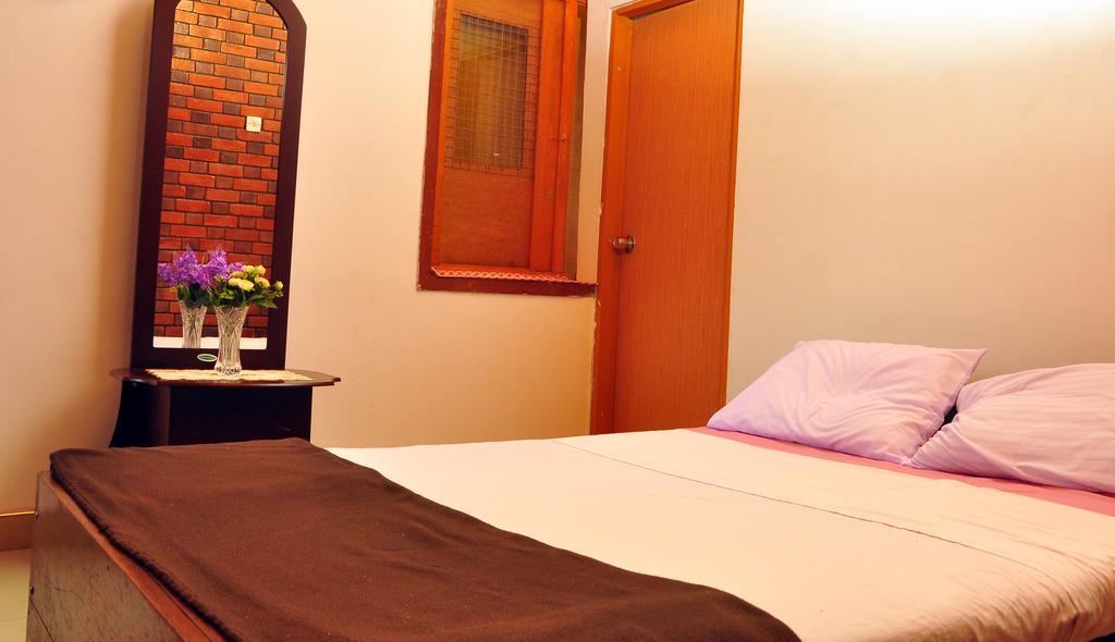 Primrose Inn Kandy Exterior photo